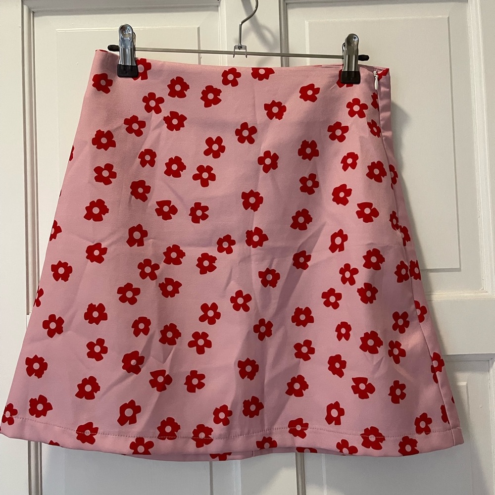 Cider pink floral mini skirt - never worn!